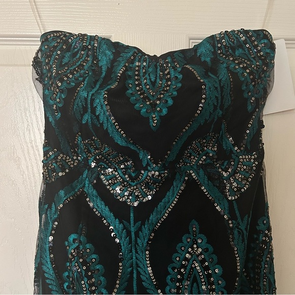 Boohoo | Petite Damask Sequin Bandeau Midi Dress - Picture 12 of 13